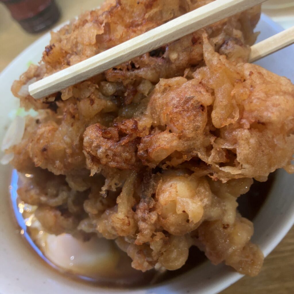 相変わらずヤバい色の天ぷらが最高