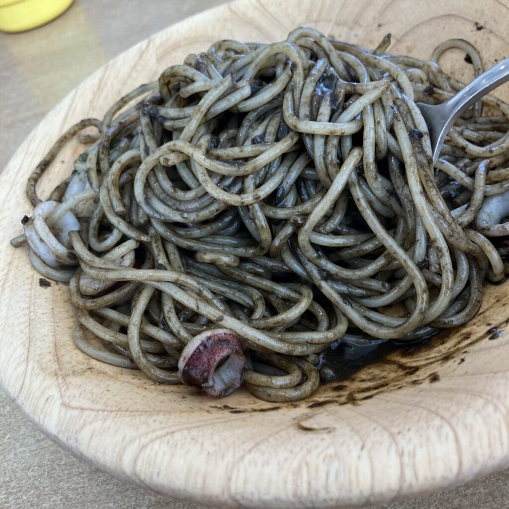 以前の真っ黒な色味と比べると少し改悪に感じる