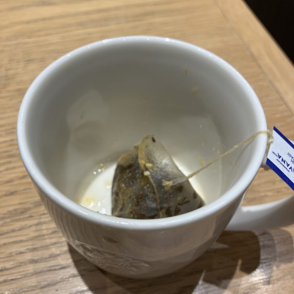 まとめ：スタバのゆずシトラス&ティーは紅茶が苦手な人はまずいと感じやすそう
