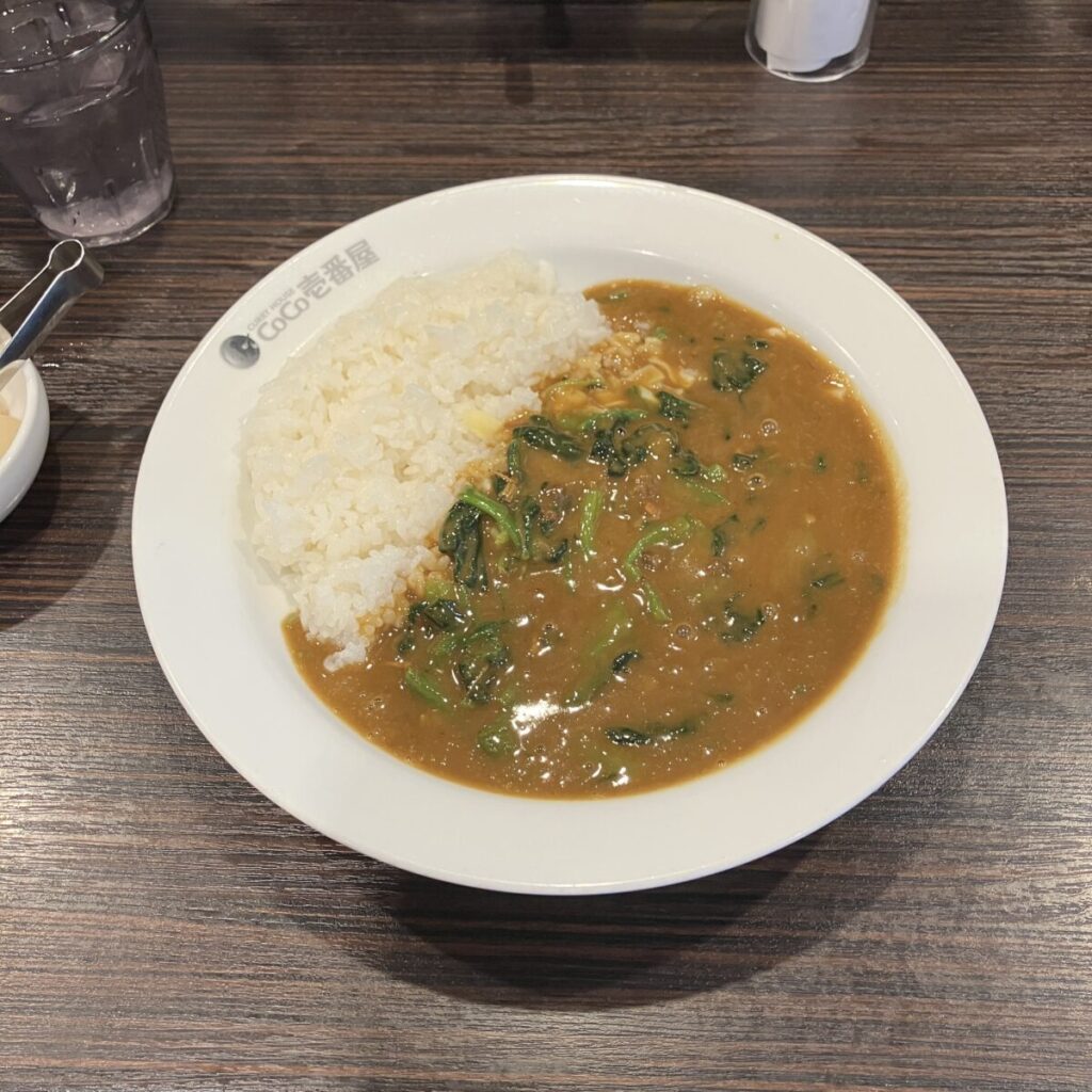 少しトッピングするだけで1,000円近くするので高いと感じる