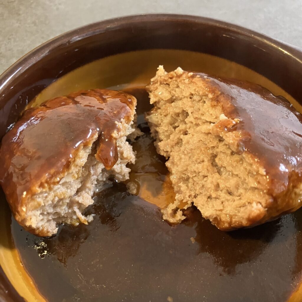 まとめ:セブンの金のハンバーグはレトルトにしては普通に美味しい