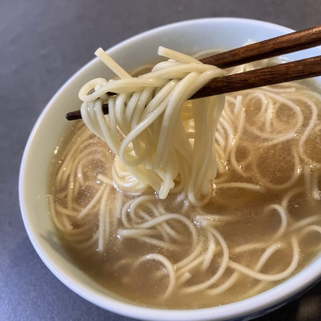 細麺の固茹でが好きな人なら確実にハマる