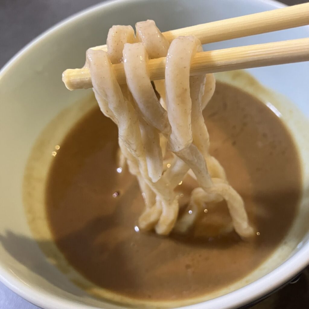 濃厚な魚介ベースのつけダレがしっかり美味しい