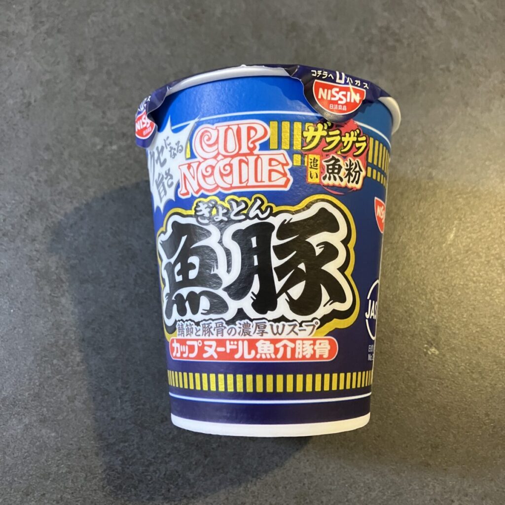 カップヌードル魚豚