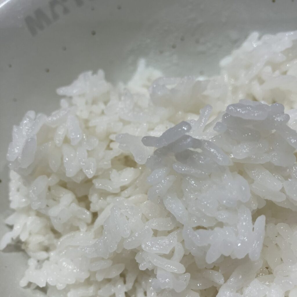 見た目でカルローズ米が結構入っているのが分かる