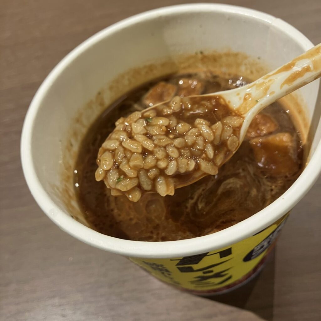 意外と辛さがあって美味しい