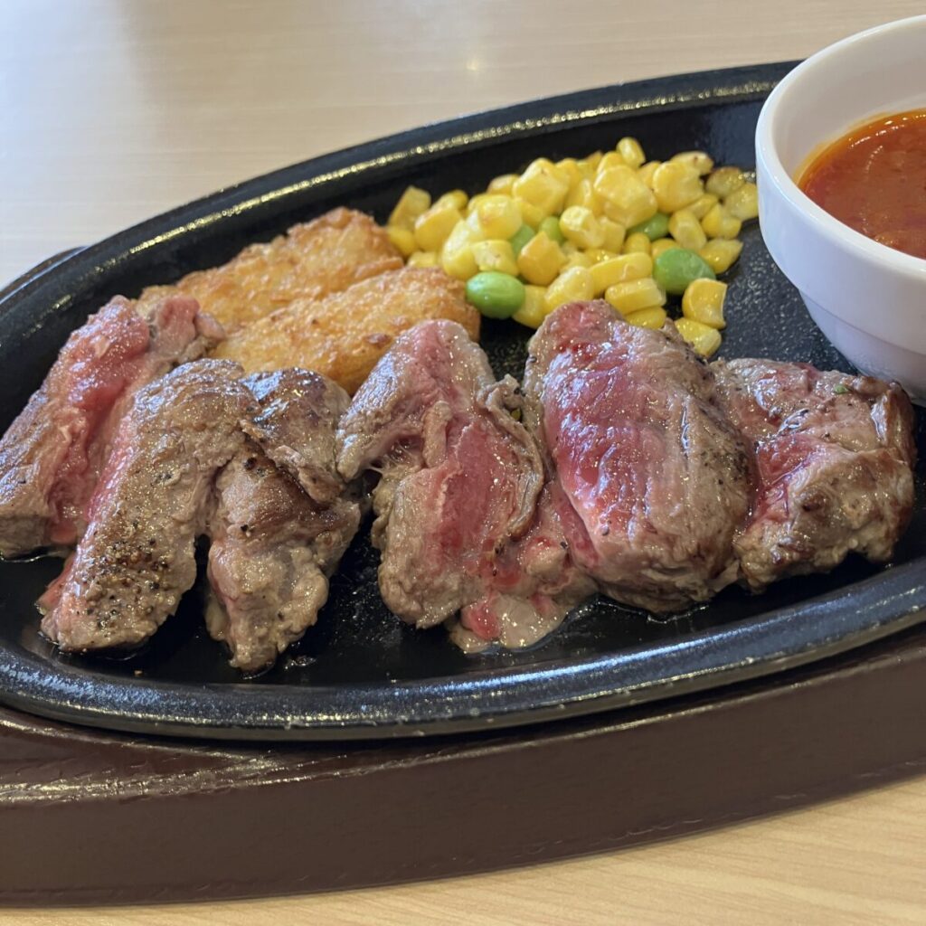 ガストのビーフステーキがまずいと言われる4つの理由！コスパ考えると普通に美味しかった